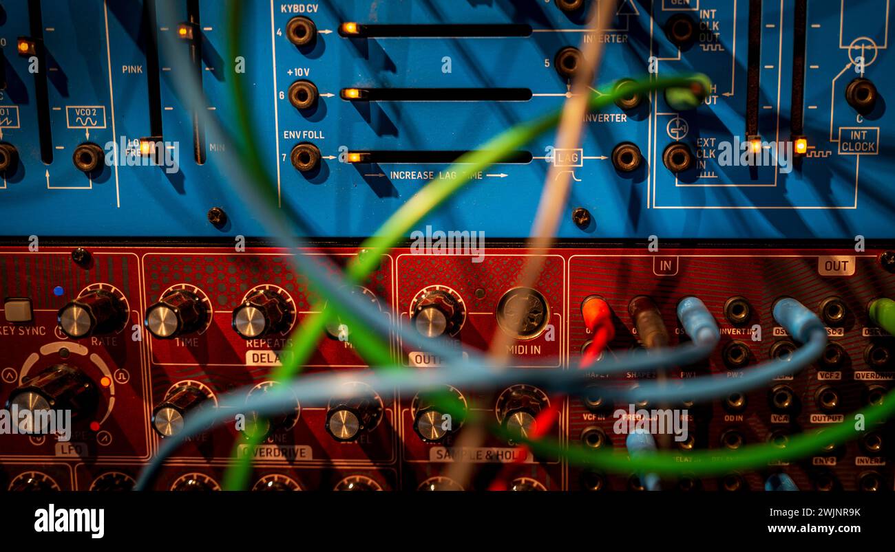 Synthétiseur monté sur rack fabriqué par Behringer Banque D'Images