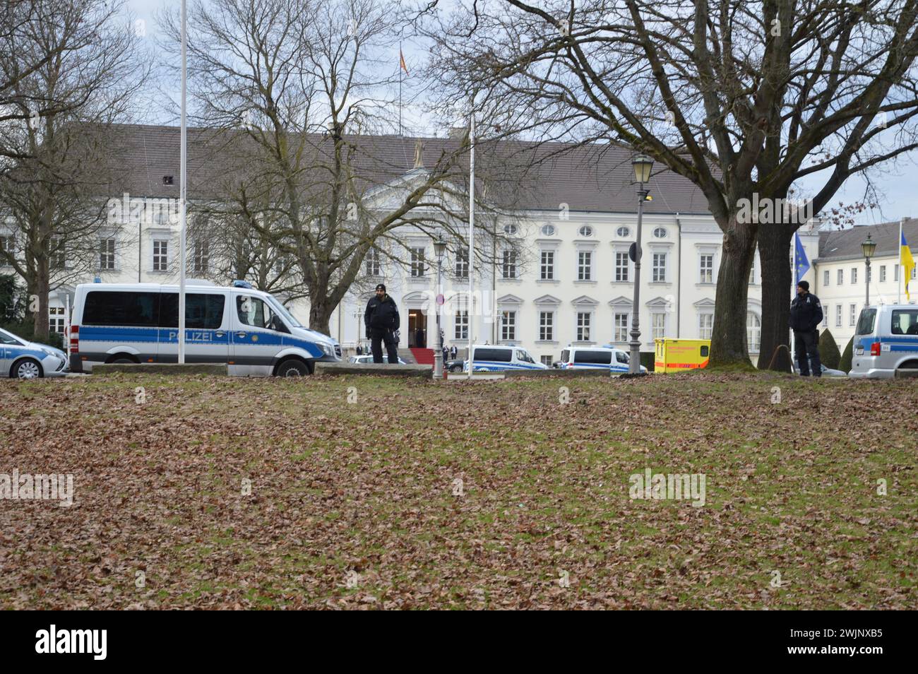 Berlin, Allemagne - 16 février 2024 - sécurité renforcée lors de la visite du président ukrainien Volodymyr Zelenkyy près du palais de Bellevue. (Photo de Markku Rainer Peltonen) Banque D'Images