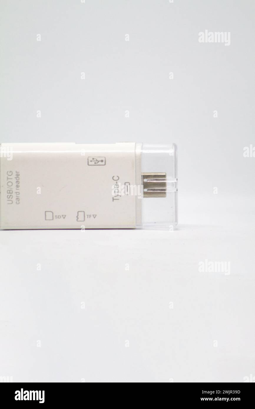 Adaptateur mémoire avec entrées multiples, adaptable à USB 3,0, OTG et USB type C. adaptateur pour usb, micro sd et sd Banque D'Images