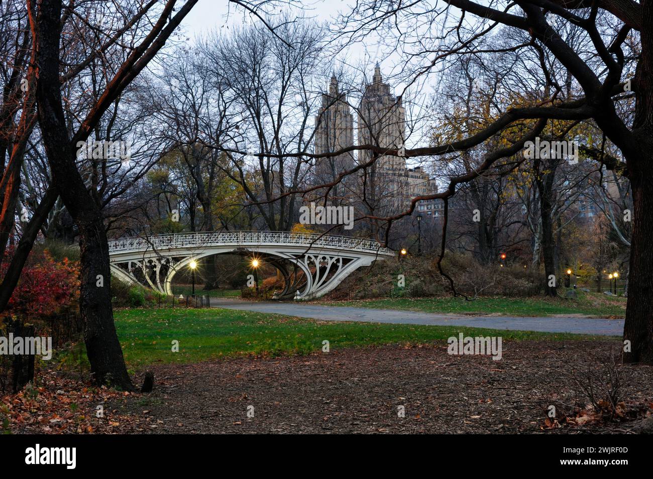 New York, États-Unis - 05 DÉCEMBRE 2010 : le Cast Iron Bridge n° 28 à Central Park Banque D'Images