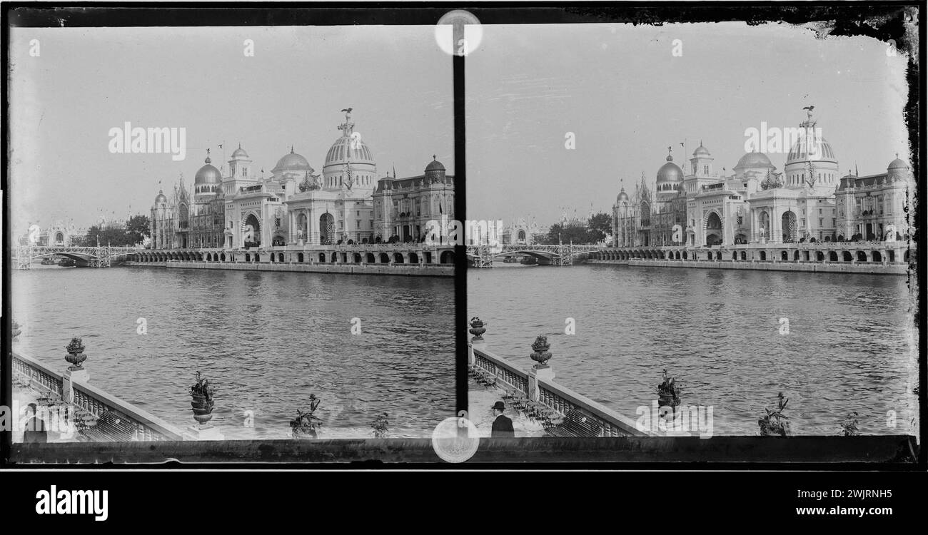 Exposition universelle de 1900 : Seine et rue des Nations, Quai d'Orsay, Paris (7e arr.) Photographie de Lucien Cresson. Vue stéréoscopique : négatif sur plaque de verre avec barre de gélatino. 1900 . Paris, musée Carnavalet. 100508-26 année 1900, exposition universelle, stéréo, vue stéréoscopique Banque D'Images