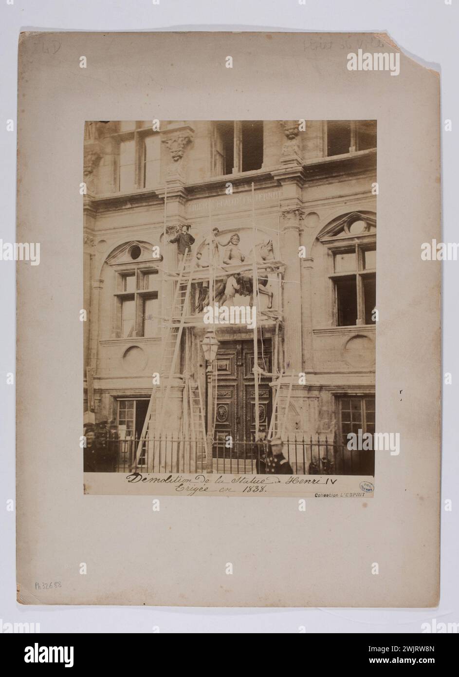 Anonyme, l'ancien hôtel de ville, démolition du haut-relief d'Henri IV érigé en 1838. 4ème arrondissement, Paris. (Titre factice). Tirage de papier albumine. Musée Carnavalet, histoire de Paris. Banque D'Images