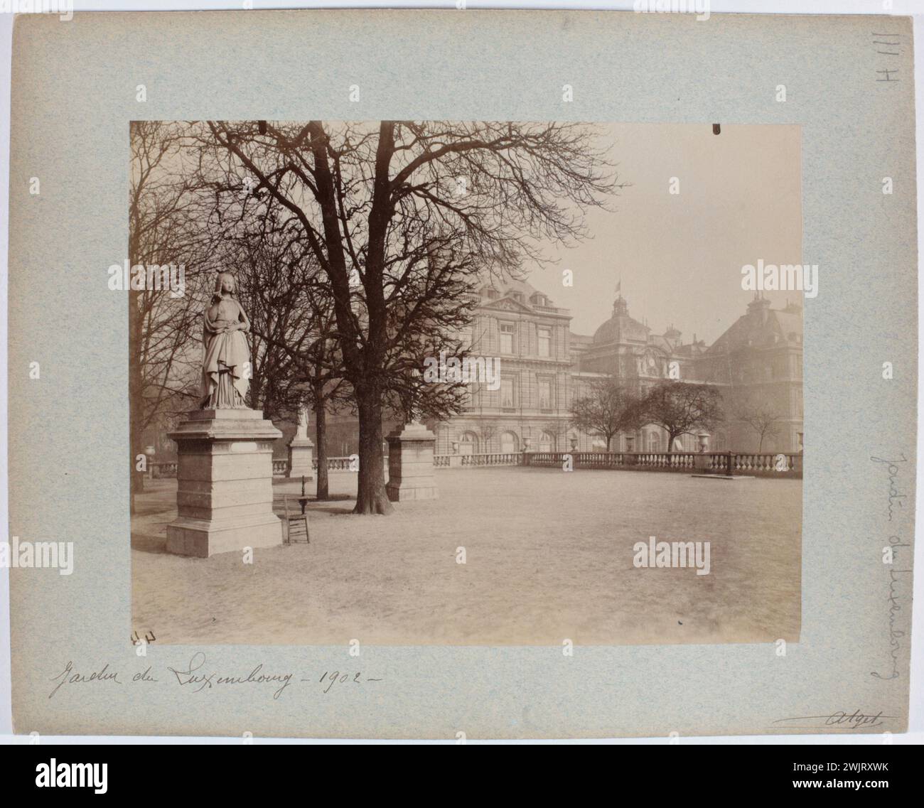 Atget, Eugène (Jean Eugène Auguste Atget, dit) (n.1857-02-12-D.1927-08-04), jardin du Luxembourg, partie Ouest, statues de Reines et Dames de France, 1902, 6ème arrondissement, Paris (titre factice). Tirage de papier albumine. Musée Carnavalet, histoire de Paris. Banque D'Images