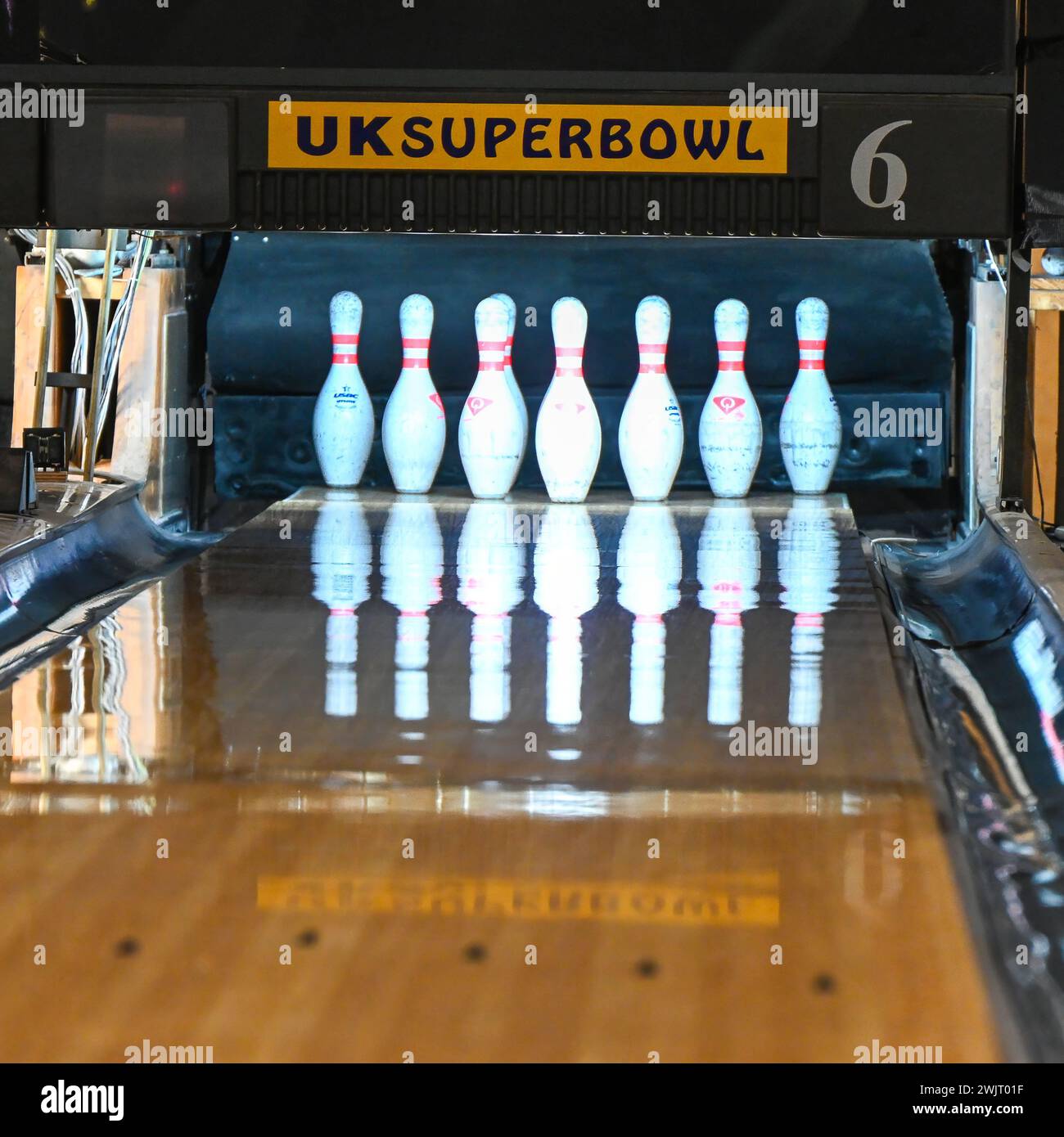 UK Superbowl Lane 6 pistes de bowling, piste de bowling 10 épingles de cintrage Banque D'Images