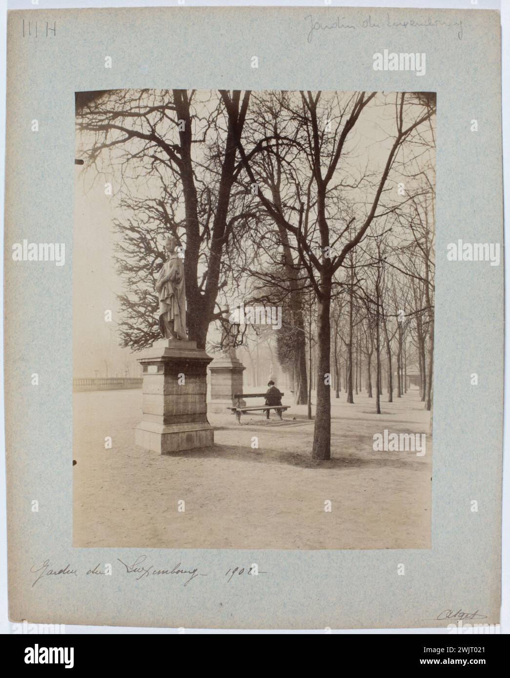 Atget, Eugène (Jean Eugène Auguste Atget, dit) (n.1857-02-12-D.1927-08-04), jardin du Luxembourg, partie Ouest, statues de Reines et Dames de France, 1902, 6ème arrondissement, Paris (titre factice). Tirage de papier albumine. Musée Carnavalet, histoire de Paris. Banque D'Images