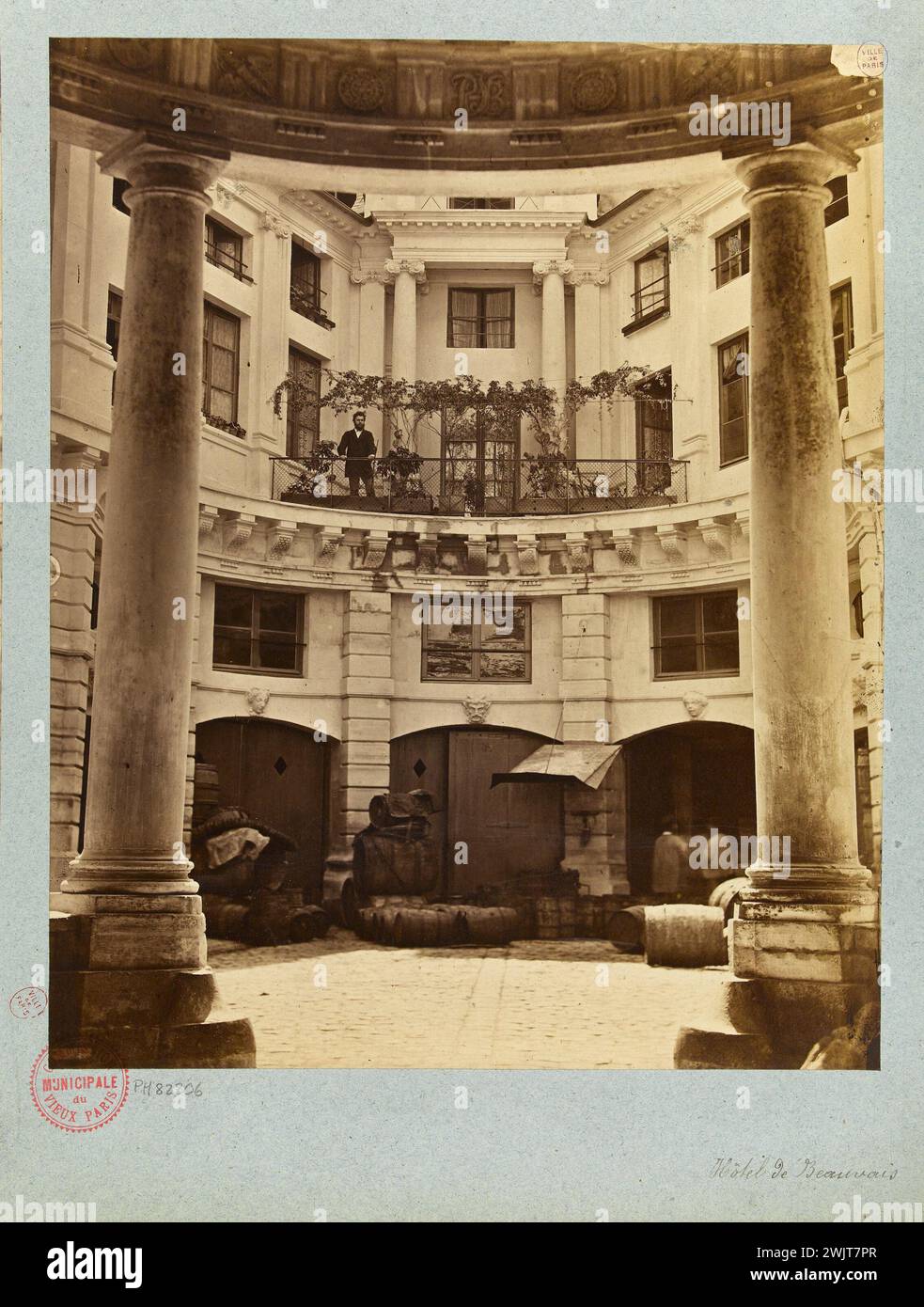 Anonyme. Hôtel Beauvais. 'Vue sur la cour intérieure de l'hôtel Beauvais, 4ème arrondissement, Paris'. Tirage de papier albumine. po. Paris, musée Carnavalet. 144162-16 Banque D'Images