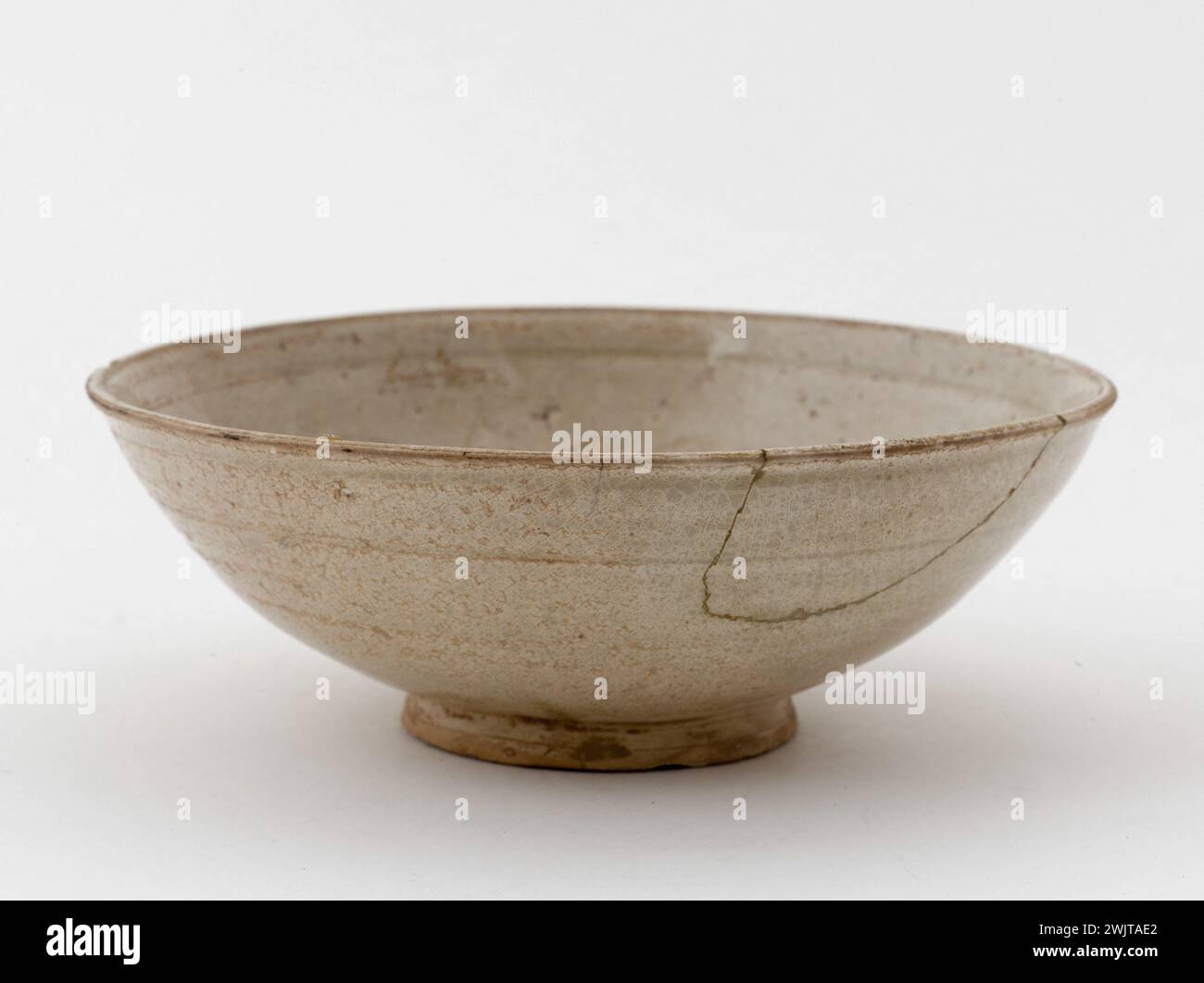 Coupelle '. Terre cuite. Paris, Muse Cernuschi. Coupe art asiatique, art extrême-Orient, art vietnamien, céramique, coupe, terre cuite, plats Banque D'Images