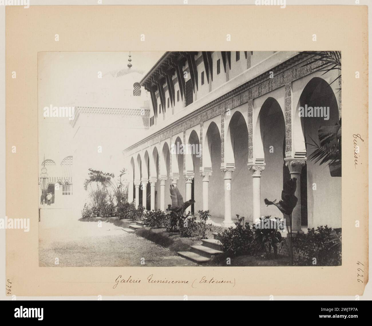 Blancard, Hippolyte (1843 - D.1924), exposition universelle de 1889 : Galerie tunisienne, Paris (titre fictif), 1889. Tirage platine. Musée Carnavalet, histoire de Paris. Banque D'Images Blancard, Hippolyte (1843 - D.1924), exposition universelle de 1889 : Galerie tunisienne, Paris (titre fictif), 1889. Tirage platine. Musée Carnavalet, histoire de Paris. Banque D'Images