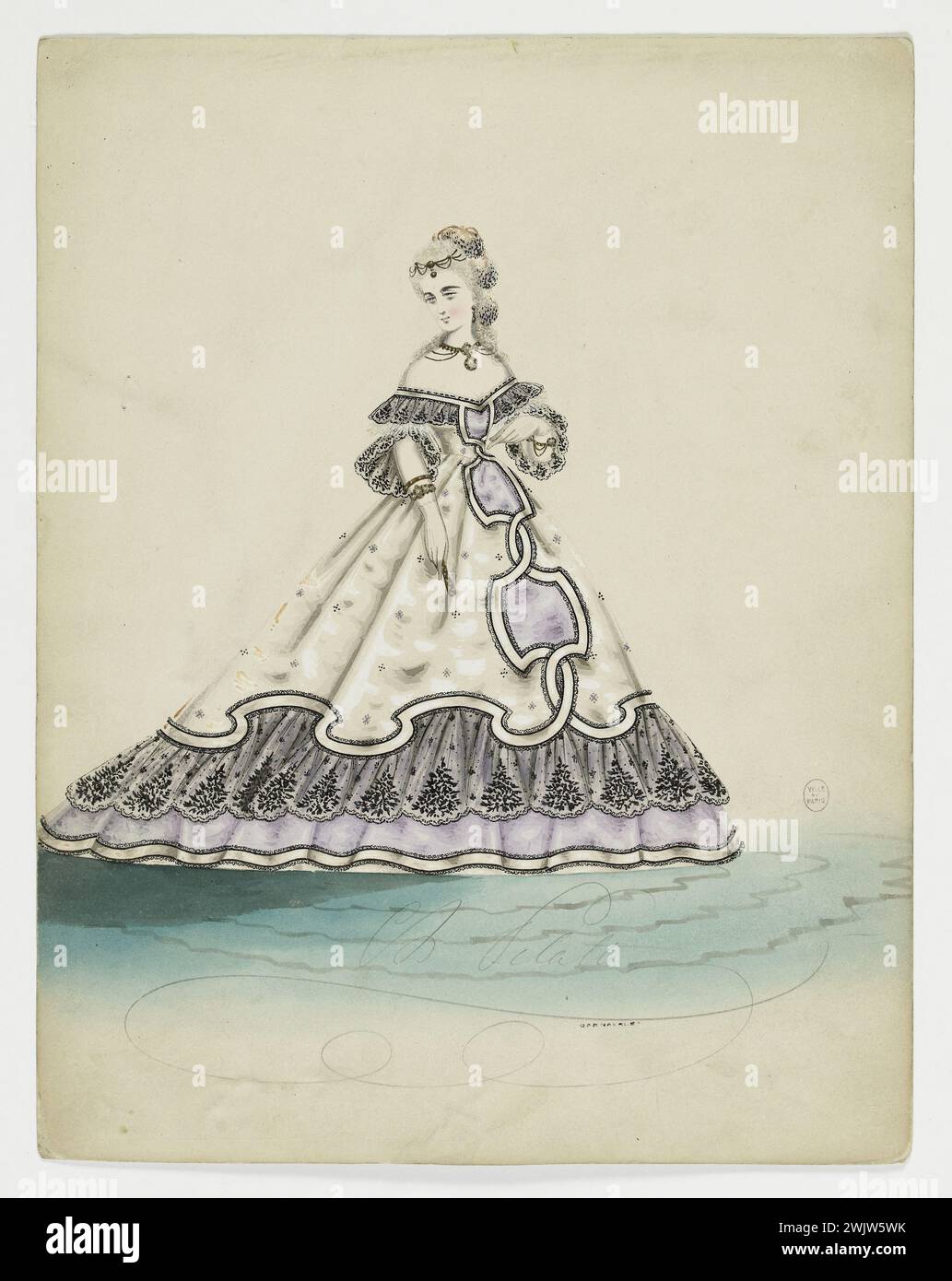 Charles Pilatte pour la maison Ghys. Modèle-figure pour couturière. Robe de ville blanche à motifs lilas, décorée de dentelle noire et de volants arabesques. Aquarelle sur carton. 1860-1870. Galliera, musée de la mode de la ville de Paris. 37832-18 Aquarelle sur carton, arabesque, blanc, dentelle noire, femelle, jeune femme, ghys maison, modèle-figors, modèle féminin, motif lilas, ornae volants, pour couturière, robe de ville, second empire Banque D'Images