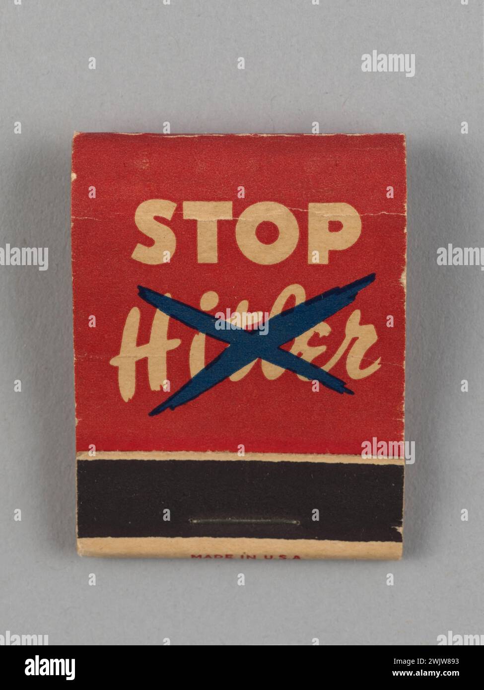 tract autocollant anti Hitler 1939-45 résistance 85 x 55 mm main image 0