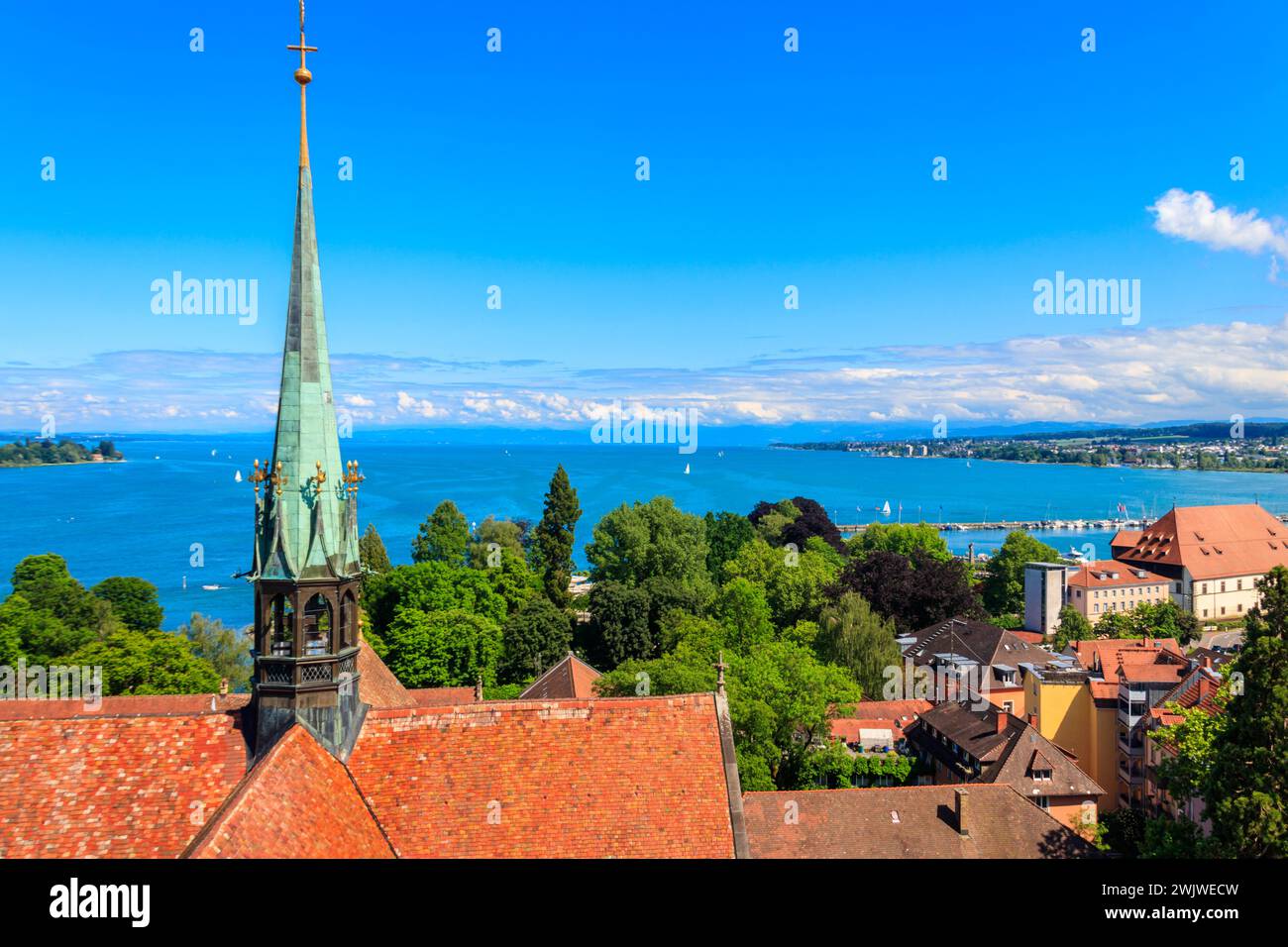Vue sur le lac de Constance (Bodensee) et la vieille ville de Constance (également connue sous le nom de Constance) depuis le clocher de la cathédrale de Constance, Bade-Wuerttemberg, Banque D'Images
