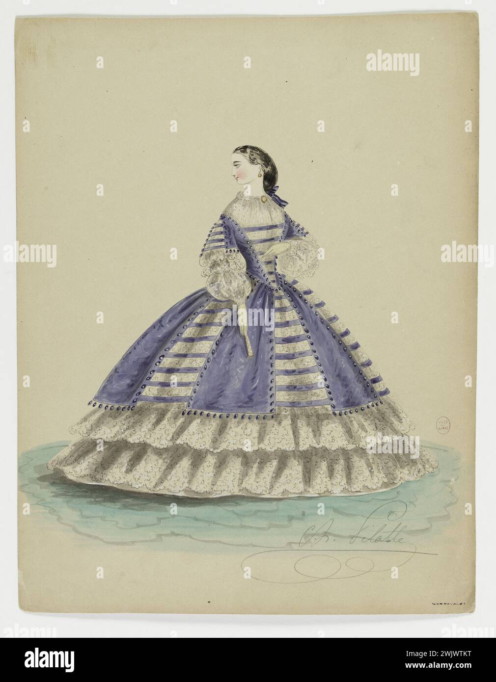 Charles Pilatte pour la maison Ghys. Modèle-figure pour couturière. Robe de ville blanche, décor lilas, manches montgolfières, jupe à deux roues motrices, modèle MRS Ghys. Aquarelle sur carton. 1860. Galliera, musée de la mode de la ville de Paris. 37797-12 Aquarelle sur carton, album, blanc, designer, décor lilas, deux, jeune femme, jupe, ghys maison, poignée de ballon, model-figial, robe de ville, second empire, volant Banque D'Images