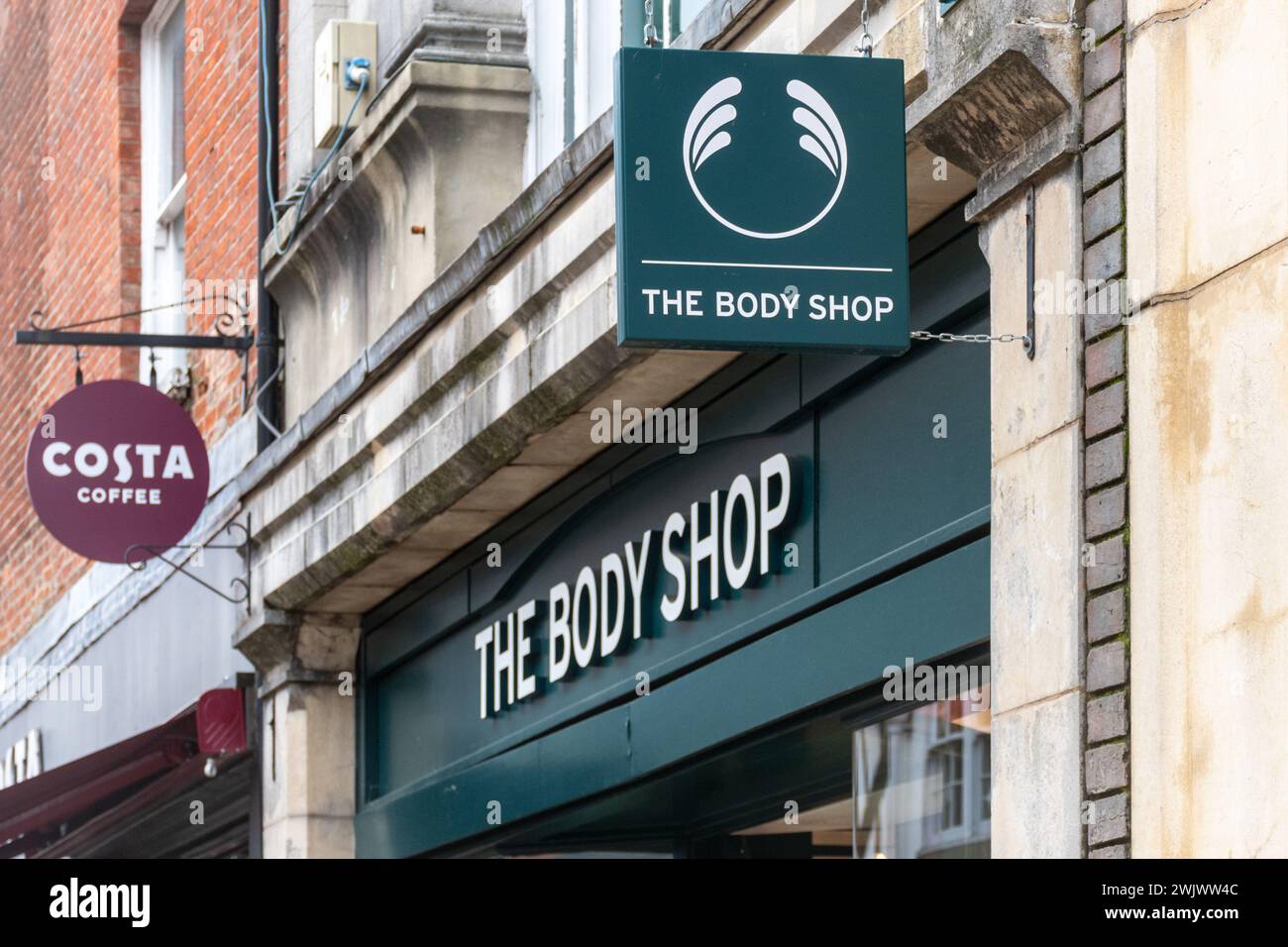 L'enseigne du magasin Body Shop photographiée en février 2024 la semaine où la société de cosmétiques s'est effondrée dans l'administration au Royaume-Uni Banque D'Images