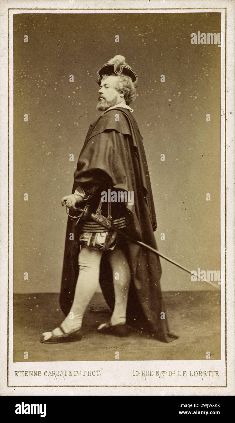 Etienne Carjat (1828-1906) Simon Renard dans le rôle de Taillade dans 'Marie Tudor' au Théâtre de la porte-Tartin. Paris (10e arr.), 27 septembre 1873. Paris, Maison de Victor Hugo. 77378-19 acteur français, costume de scène, sort, porte Saint-Martin, rôle, théâtre Banque D'Images