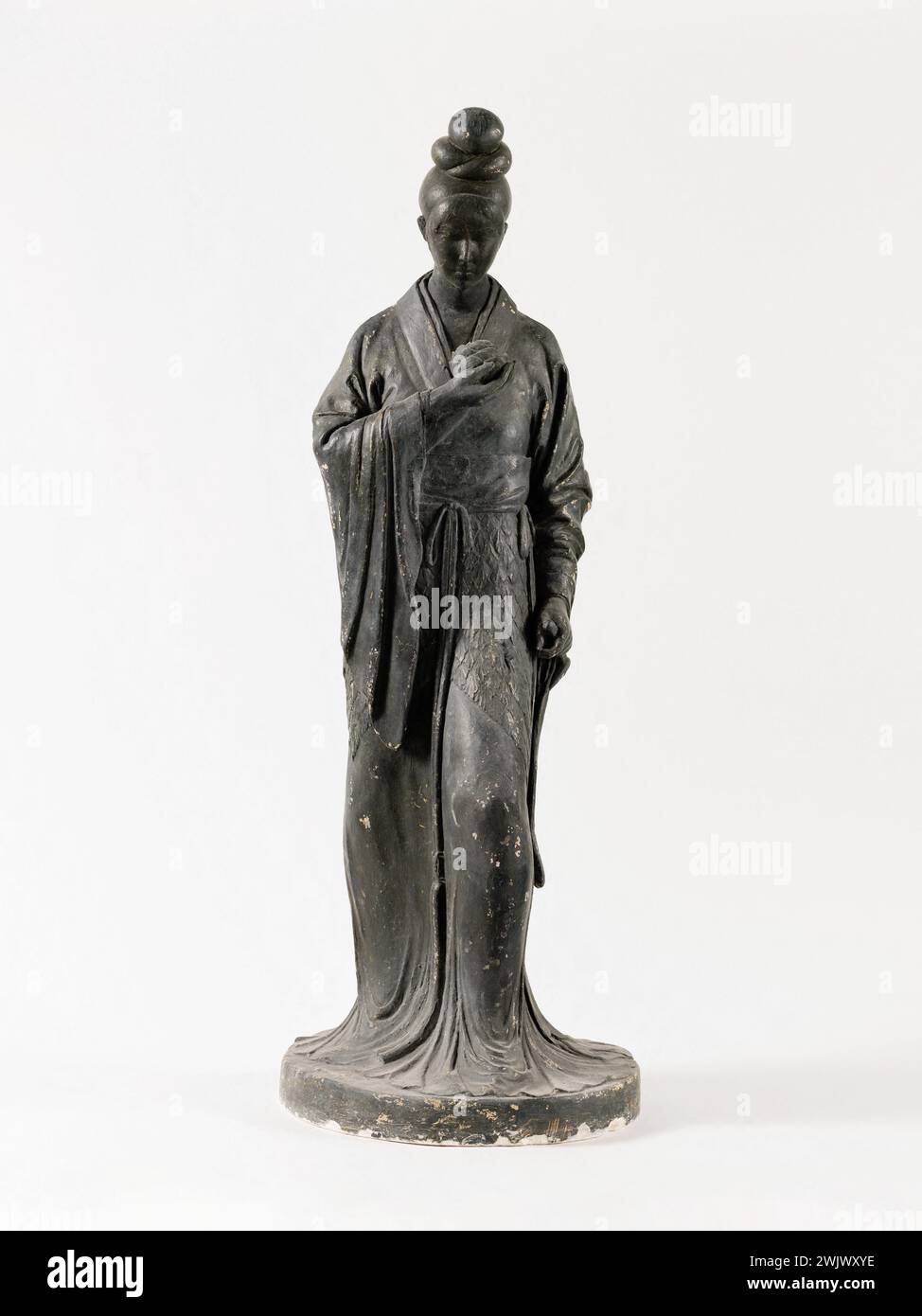 Yan Dehui (né en 1915). Lin daiyu enterre les fleurs. Plâtre patiné noir. XXe siècle. Paris, musée Cernuschi. 99052-16 Art asiatique, statuette, XXe XXe XX XXe XXe siècle Banque D'Images
