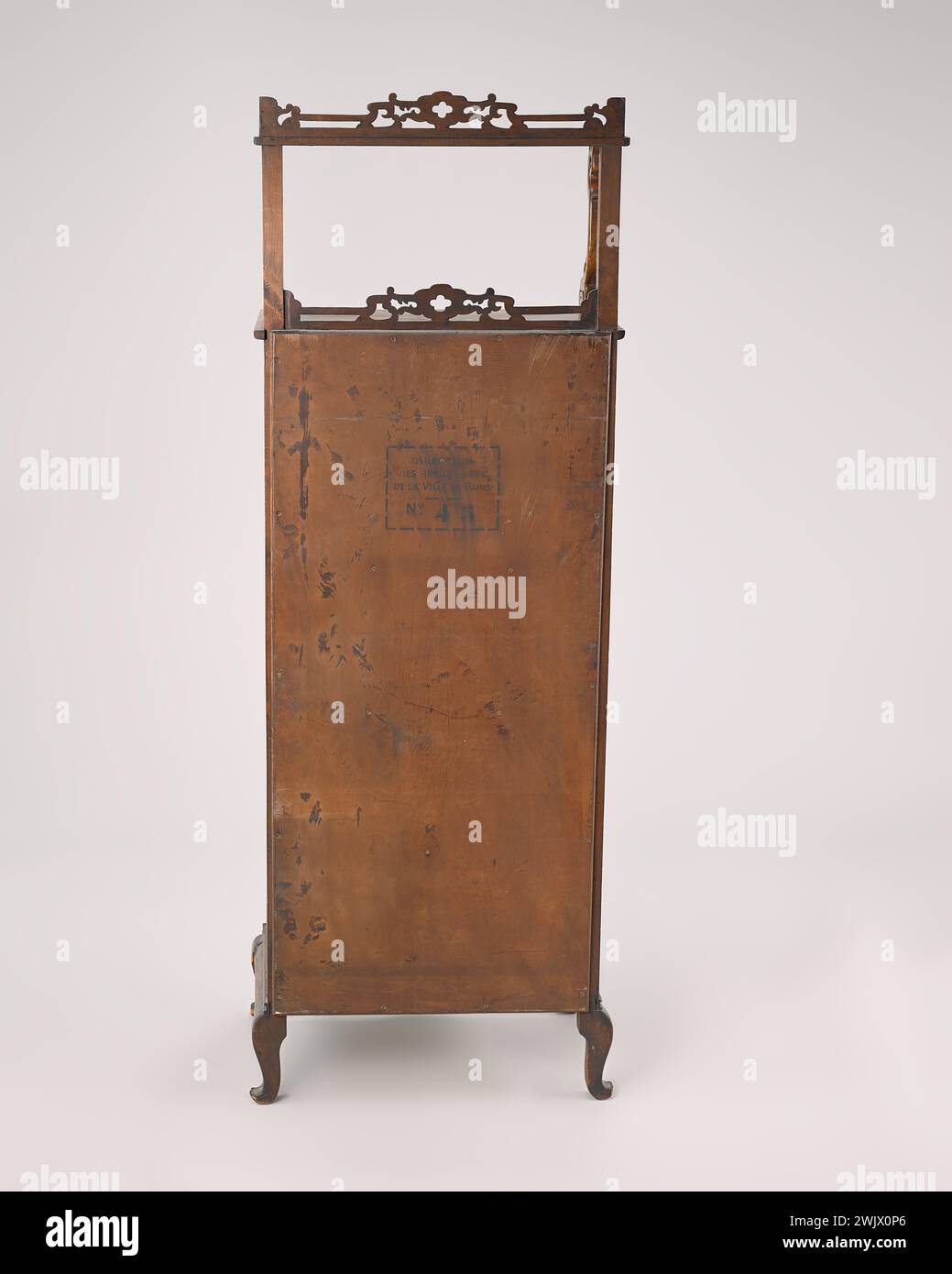 Ruffier des aimes, Cyrille (n.1844-01-29-D.1916-04-13), Shelter-vitrine (nom d'usage). Bois, incrusté de nacre et d'ivoire, incisions, bronze doré. Petit Palais, Musée des Beaux-Arts de la ville de Paris. Banque D'Images