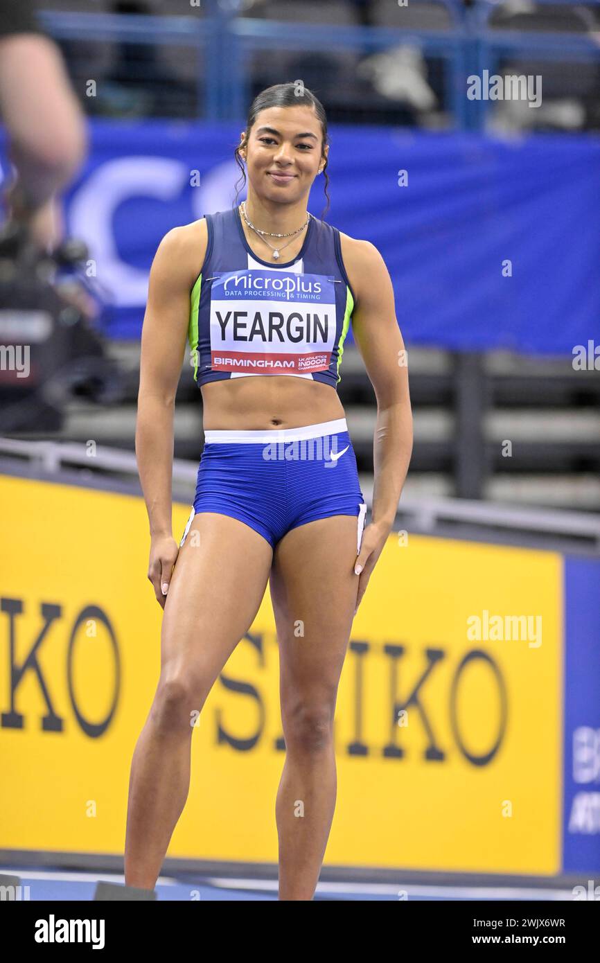 Birmingham Angleterre -17-2-2024 : manches féminines de 400 m Nicole Yeargin à l'Utilita Arena de Birmingham pour les Championnats britanniques d'athlétisme en salle Microplus 2024. Crédit : PATRICK ANTHONISZ/Alamy Live News Banque D'Images