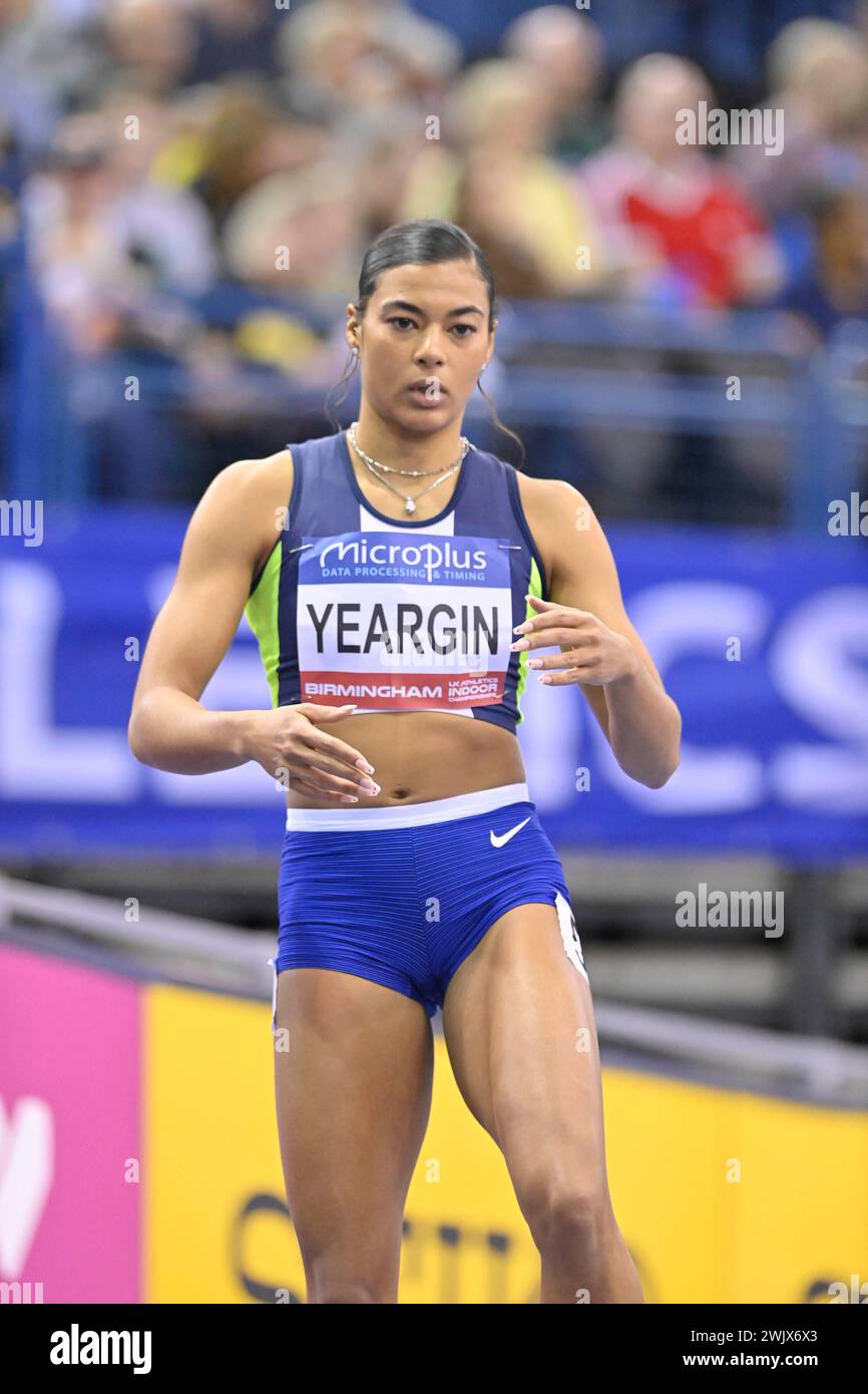 Birmingham Angleterre -17-2-2024 : manches féminines de 400 m Nicole Yeargin à l'Utilita Arena de Birmingham pour les Championnats britanniques d'athlétisme en salle Microplus 2024. Crédit : PATRICK ANTHONISZ/Alamy Live News Banque D'Images