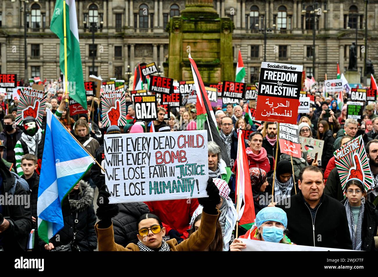 Glasgow, Écosse, Royaume-Uni. 17 février 2024. Rassemblement pro-Palestine à George Square pour protester contre le conflit israélo-palestinien. Divers groupes activistes présents avec une marche prévue pour passer devant le lieu de la conférence annuelle Scottish Labour qui a commencé hier. Crédit : Craig Brown/Alamy Live News Banque D'Images