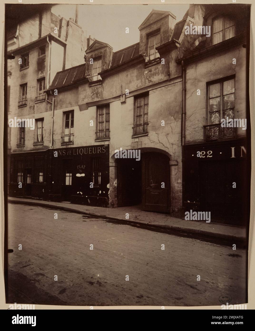 Atget, Eugène (Jean Eugène Auguste Atget, dit) (N.1857-02-12-D.1927-08-04), 24 rue Chanoinesse, 4ème arrondissement, Paris (titre Faitice), 1923. dessiner sur papier albumine. Musée Carnavalet, histoire de Paris. Banque D'Images