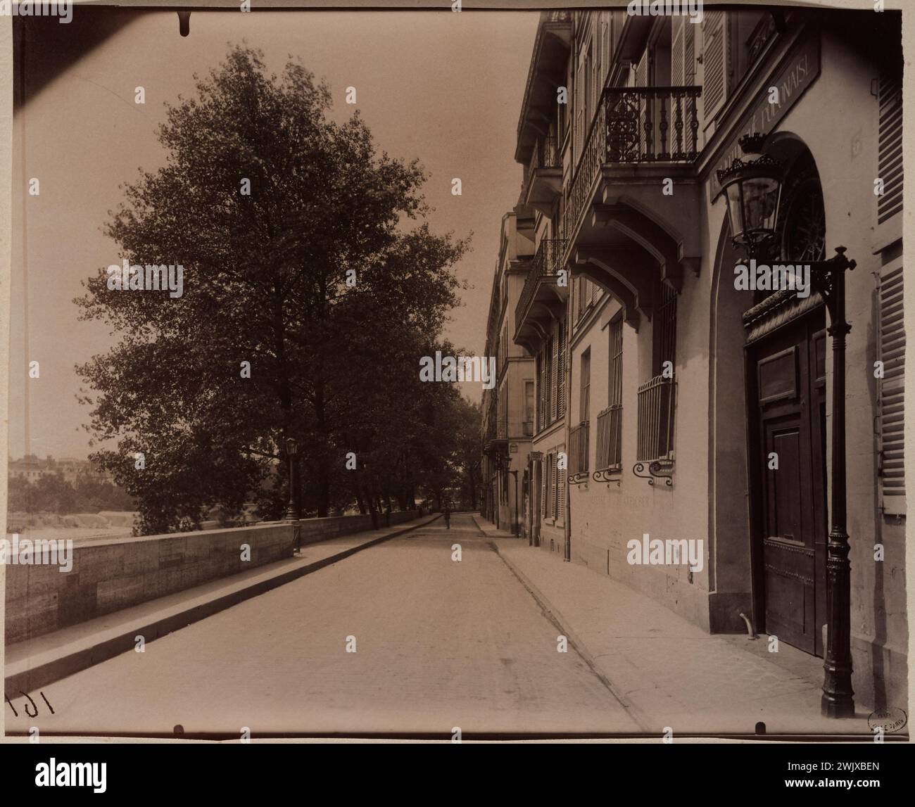 Atget, Eugène (Jean Eugène Auguste Atget, dit) (n.1857-02-12-D.1927-08-04), la bibliothèque polonaise de Paris, 6 quai d'Orléans, 4e arrondissement, Paris. (Titre factice), 1915. Dessiner sur papier albumine. Musée Carnavalet, histoire de Paris. Banque D'Images