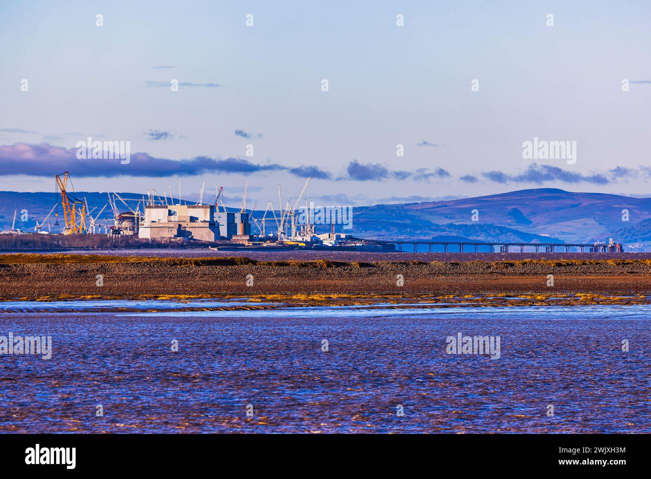 La construction de la nouvelle centrale nucléaire de Hinkley point C avec les anciennes Hinkley point A et B. Banque D'Images