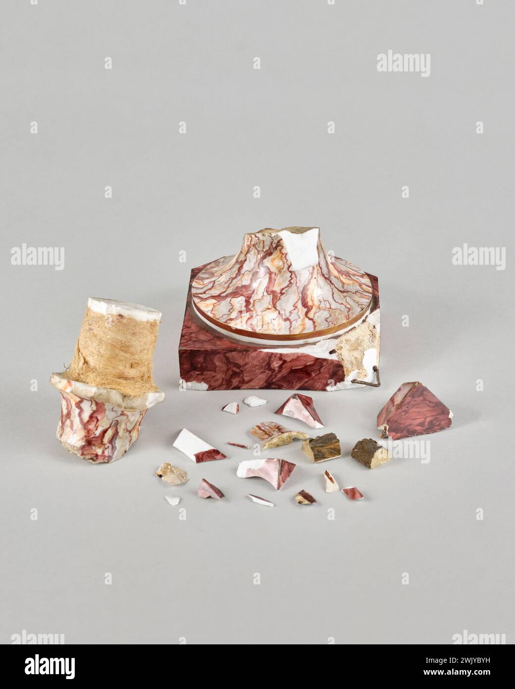 Fabrication de Niderviller (n. - D.), Piédouche de Buste (nom usuel), 1793. Porcelaine, biscuit peint, suffoques. Petit Palais, Musée des Beaux-Arts de la ville de Paris. Banque D'Images