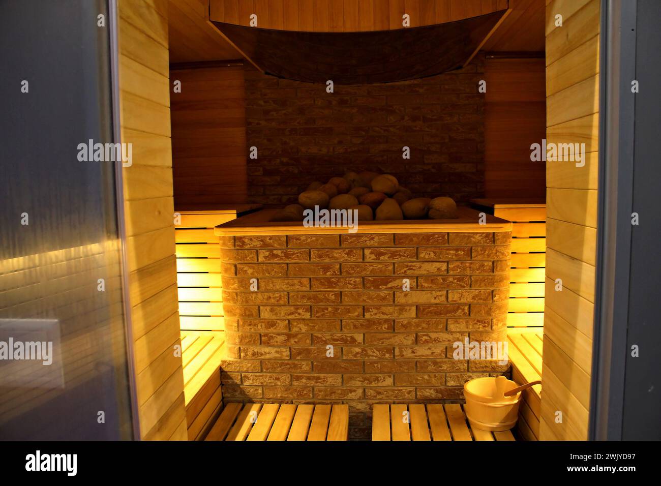 Vue sur l'intérieur du hammam du sauna finlandais Banque D'Images