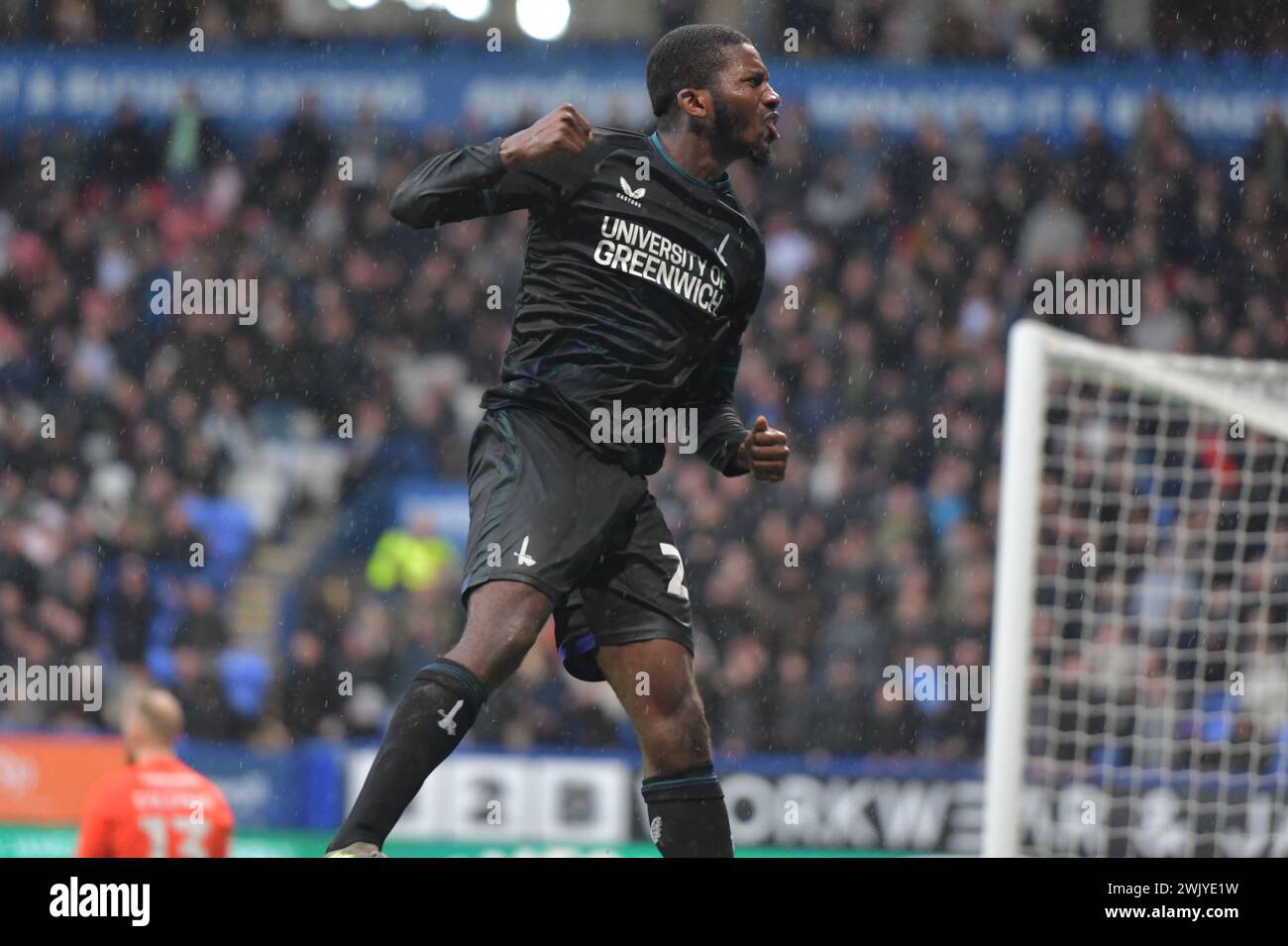 Bolton, Angleterre. 17 février 2024. Daniel Kanu célèbre après avoir marqué lors du match Sky Bet EFL League One entre Bolton Wanderers et Charlton Athletic. Kyle Andrews/Alamy Live News Banque D'Images