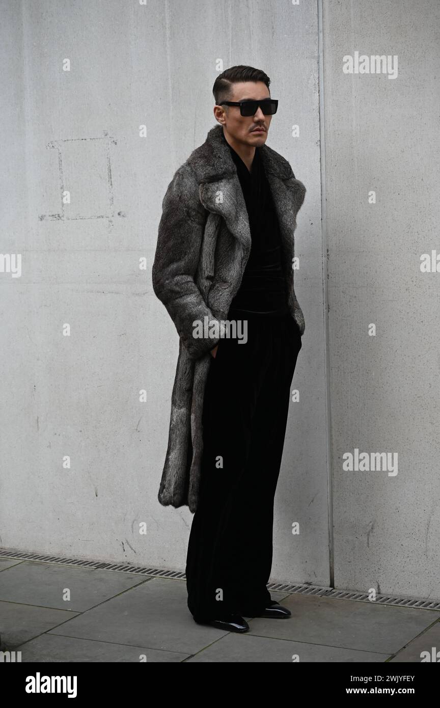 Londres, Royaume-Uni. 17 février 2024. HU Bing est un acteur chinois qui assiste à la London Fashion week A / W 2024 à Old Selfridges Hotel, Londres, Royaume-Uni. Crédit : Voir Li/Picture Capital/Alamy Live News Banque D'Images
