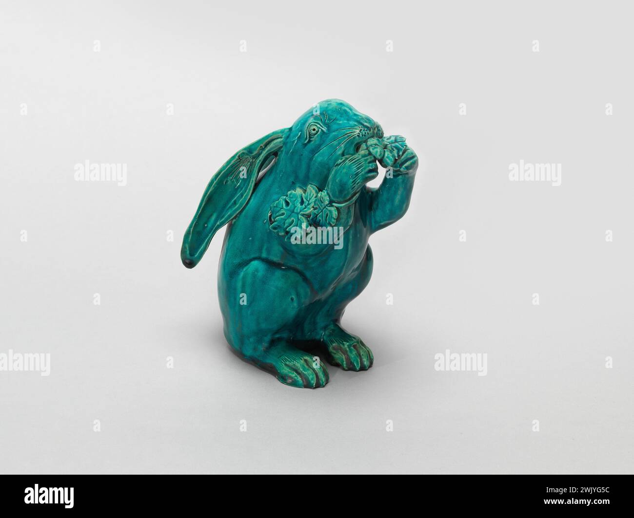Lapin. Faïence émaillée bleue. Musée Cernuschi, Musée asiatique de l'Asie dans la ville de Paris. Banque D'Images