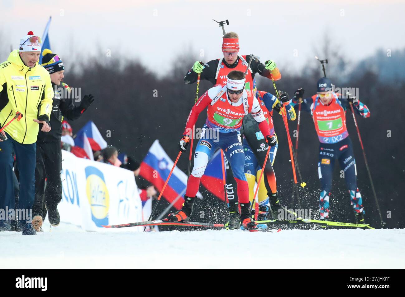 © Pierre Teyssot/MAXPPP ; Championnats du monde de biathlon Nove Mesto 2024 IBU . Nove Mesto na Morave, République tchèque, le 17 février 2024. Relais homme 4 x 7,5 km. La Suède gagne devant la Norvège et la France. Michal Krcmar (CZE) © Pierre Teyssot/Maxppp crédit : MAXPPP/Alamy Live News Banque D'Images