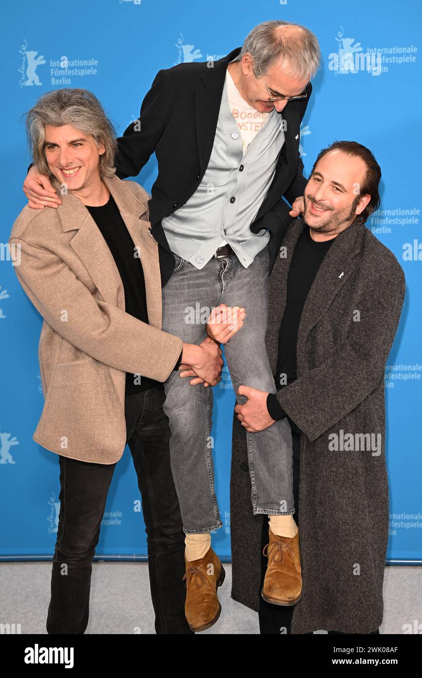 Micha Lescot, Olivier Assayas & Vincent Macaigne assistent à la photocall 'hors du temps' lors du 74ème Festival du film de Berlin. © Paul Treadway Banque D'Images