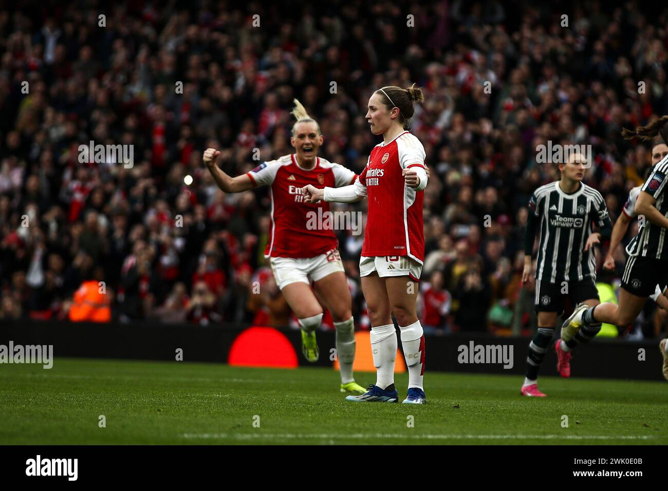 Kim Little d'Arsenal Women célèbre son but lors du match de Super League féminine Barclays FA entre Arsenal et Manchester United à l'Emirates Stadium de Londres le samedi 17 février 2024. (Photo : Tom West | mi News) crédit : MI News & Sport /Alamy Live News Banque D'Images