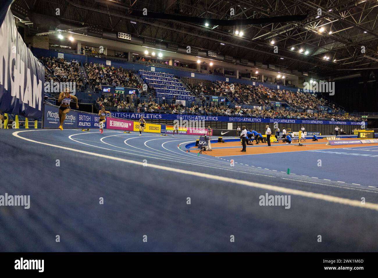 Birmingham, 17 février 2024, 400m Women Heats at the Utility Arena Birmingham, Credit : Aaron Badkin/Alamy Live News Banque D'Images