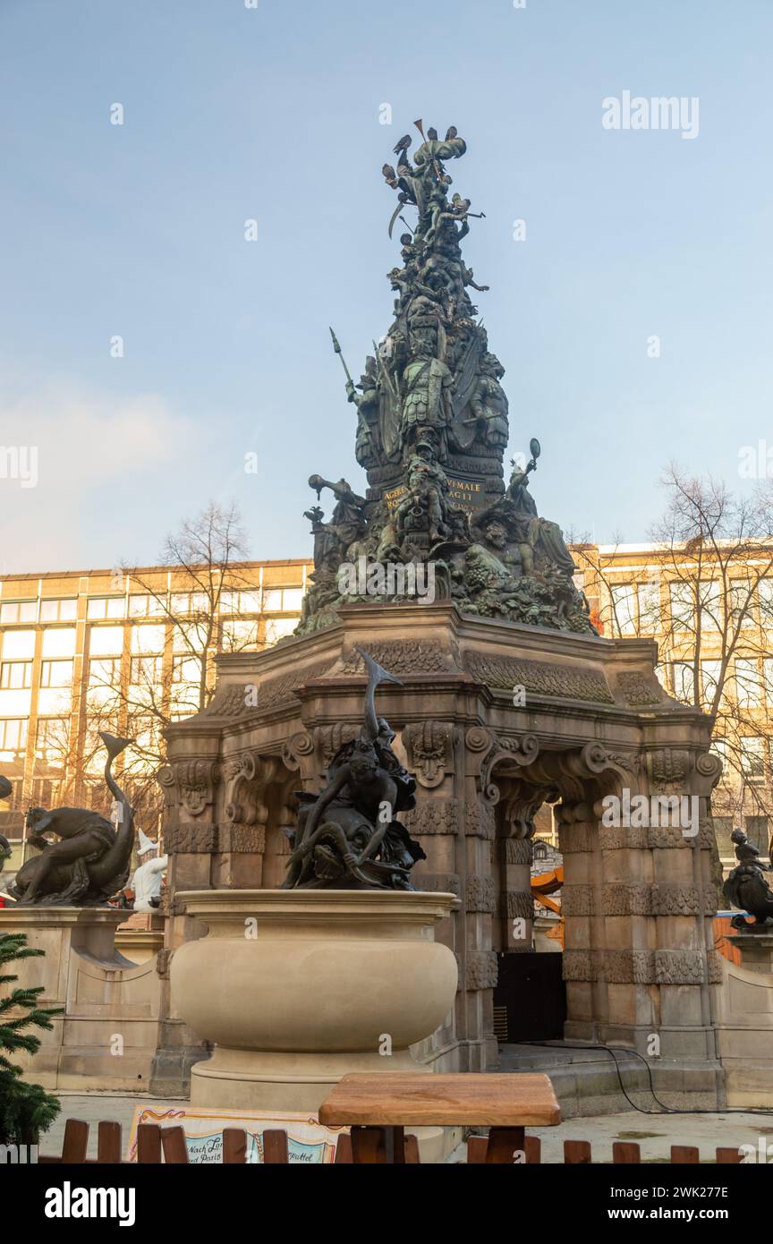 Mannheim, Allemagne - 17 décembre 2023 : sculpture célèbre Grupello Pyramide. Banque D'Images