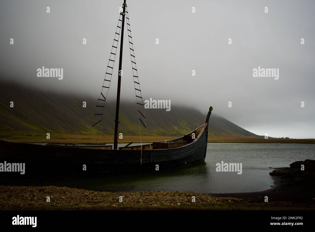 Navire viking abandonné dans un village près de Hofn, Islande Banque D'Images