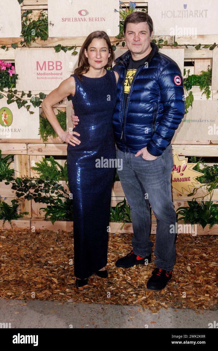 Berlinale Medienboard Party 2024 Marie Leuenberger und MiÅel MatiÄeviÄ BEI der Medienboard Party 2024 anlässlich der 74. Internationalen Filmfestspiele Berlin Berlinale im Holzmarkt 25 am 17.02.2024 in Berlin. *** Berlinale Medienboard Party 2024 Marie Leuenberger et MiÅel MatiÄeviÄ à la Medienboard Party 2024 à l'occasion du 74e Festival International du film Berlinale au Holzmarkt 25 le 17 février 2024 à Berlin Copyright : xEventpressxKochanx Banque D'Images