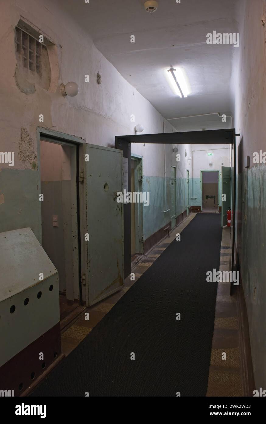 Potsdam, Allemagne - 23 janvier 2024 : ville militaire numéro 7. Prison centrale de détention provisoire du contre-espionnage militaire soviétique dans la rue Leistikow. Nuageux Banque D'Images