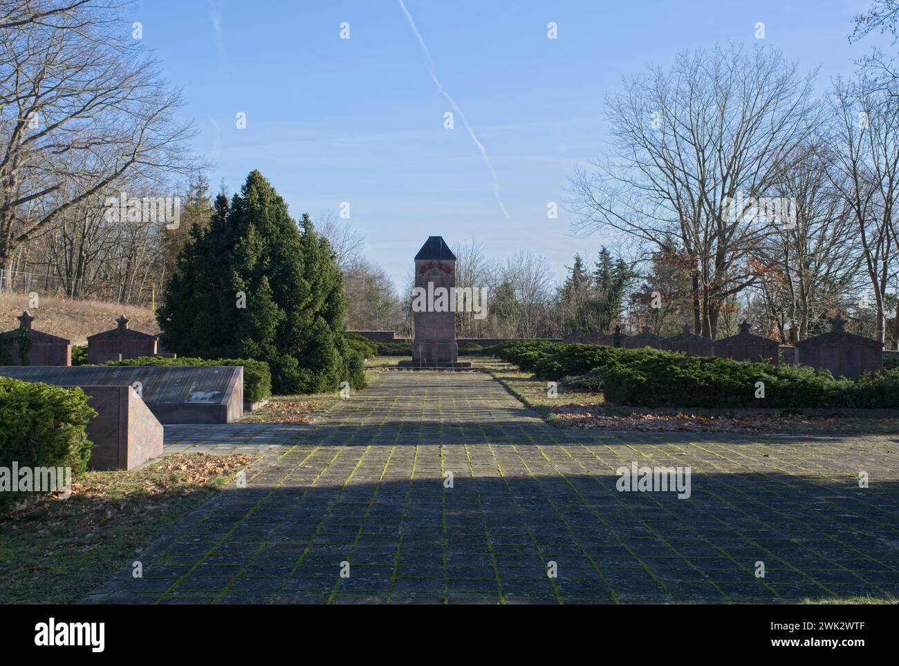 Elsterwerda, Allemagne - 29 janvier 2024 : ce cimetière de guerre de l'Armée rouge contient les tombes de 456 soldats soviétiques qui ont été tués en 1945 pendant le second monde Banque D'Images