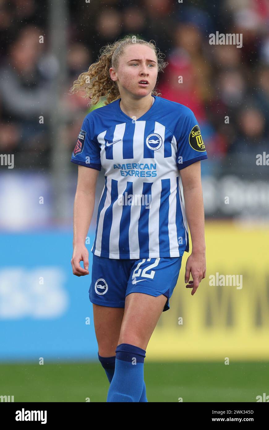 Crawley, Royaume-Uni. 18 février 2024. Brighton's Katie Robinson lors du match de Super League féminine de Barclays entre Brighton & Hove Albion et Liverpool au Broadfield Stadium de Crawley. Crédit : James Boardman/Alamy Live News Banque D'Images