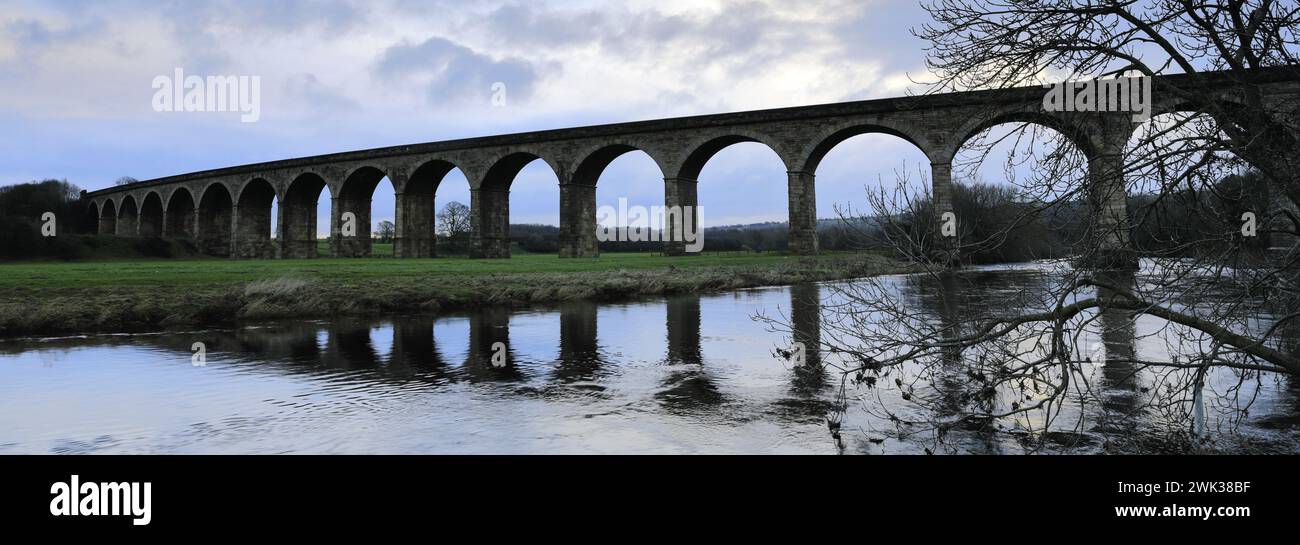 Le viaduc d'Arthington, également connu sous le nom de viaduc de Castley, village d'Arthington, Wharfedale, West Yorkshire, Angleterre Banque D'Images