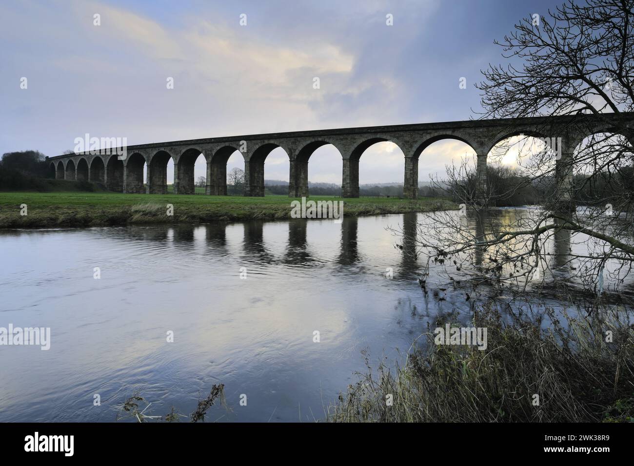 Le viaduc d'Arthington, également connu sous le nom de viaduc de Castley, village d'Arthington, Wharfedale, West Yorkshire, Angleterre Banque D'Images