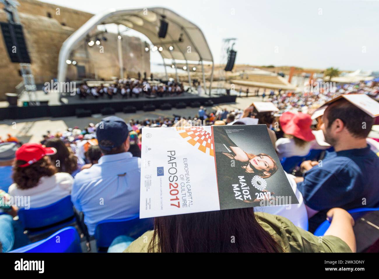 Concert européen de l'Orchestre Philharmonique de Berlin sous la baguette de Mariss Jansons devant le fort byzantin dans le port de Pafos, Chypre. Banque D'Images