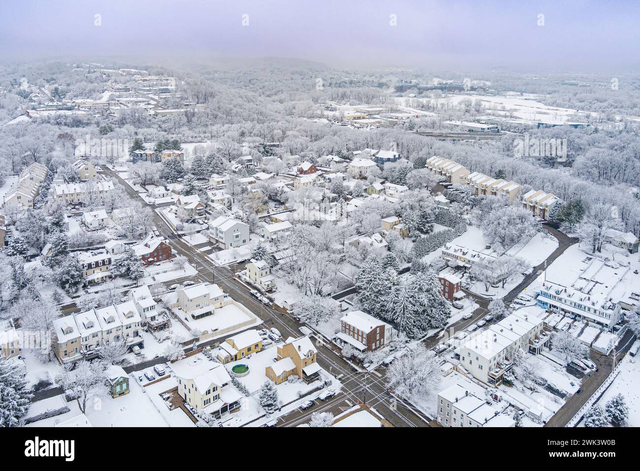 Vue aérienne de Conshohocken Pennsylvanie pendant l'hiver avec de la neige sur le sol. Banque D'Images