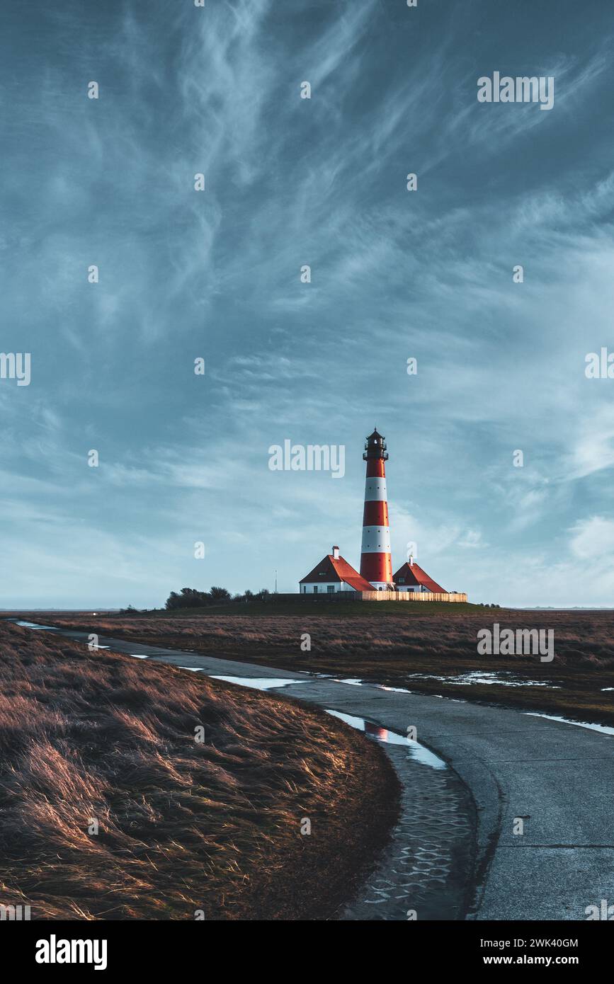 Phare de Westerheversand sur la mer du Nord un point de repère de la péninsule d'Eiderstedt en Allemagne. Banque D'Images Phare de Westerheversand sur la mer du Nord un point de repère de la péninsule d'Eiderstedt en Allemagne. Banque D'Images