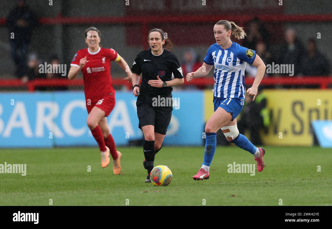 Crawley, Royaume-Uni. 18 février 2024. Pendant le match de Super League féminine de Barclays entre Brighton & Hove Albion et Liverpool au Broadfield Stadium de Crawley. Crédit : James Boardman/Alamy Live News Banque D'Images