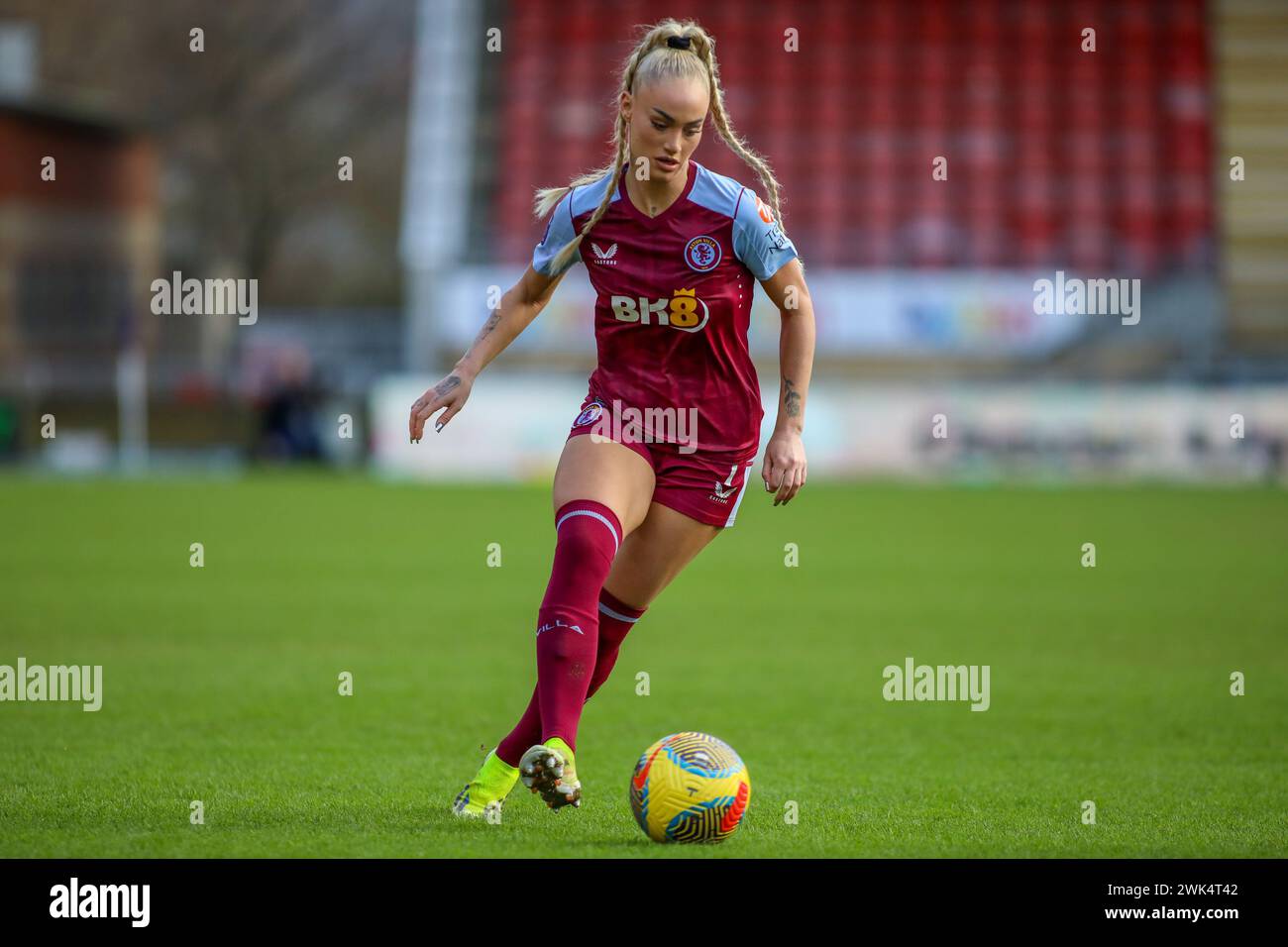 Londres, Angleterre. 18 février 2024. Alisha Lehmann d'Aston Villa en action lors du match de Super League féminin entre Tottenham Hotspur et Aston Villa à Brisbane Road. Crédit : Alexander Canillas/Alamy Live News Banque D'Images