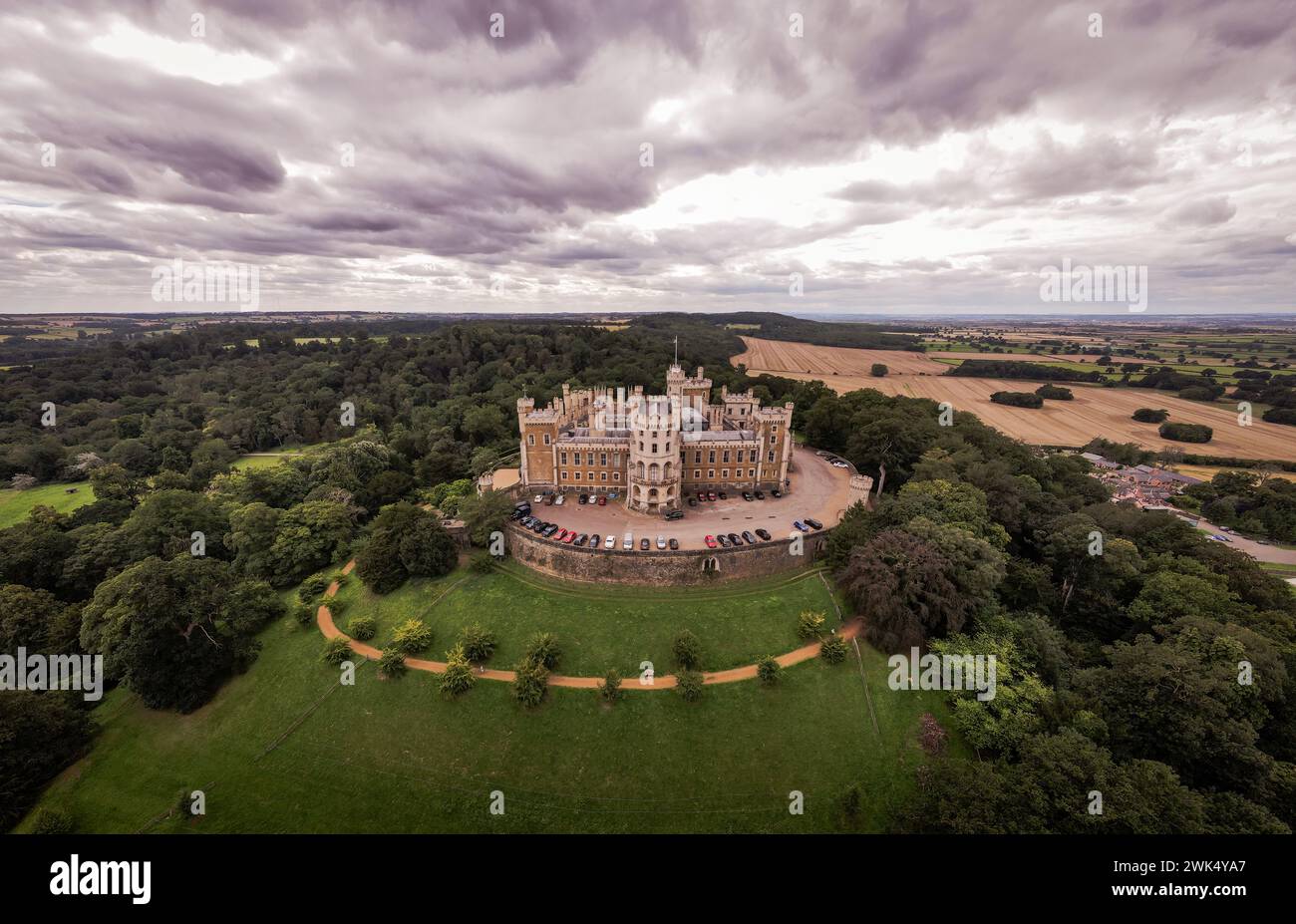 Grantham, Leicestershire, Angleterre- 22 août 2023 : Belvoir Castle est un faux château historique et demeure seigneuriale dans le Leicestershire, en Angleterre, Un château était Banque D'Images