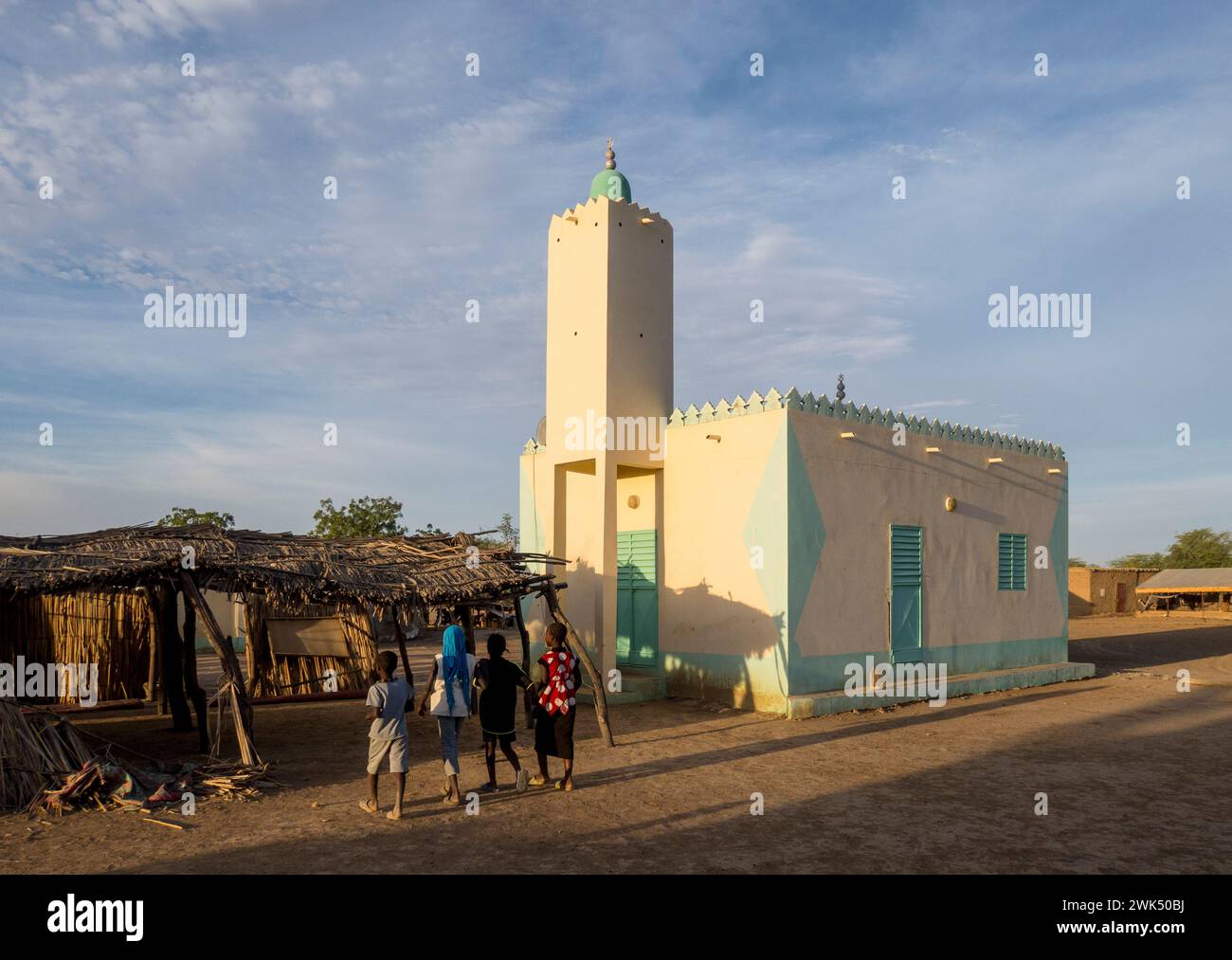 Afrique, Sénégal, près de Podor et fleuve Sénégal. Village de Fenaye Dualo dans la région du Sahel. La mosquée. Banque D'Images